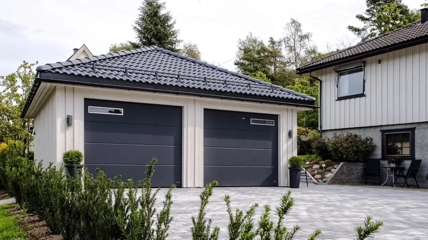 Karlshusgarasjene_Valmtak_dobbel_1