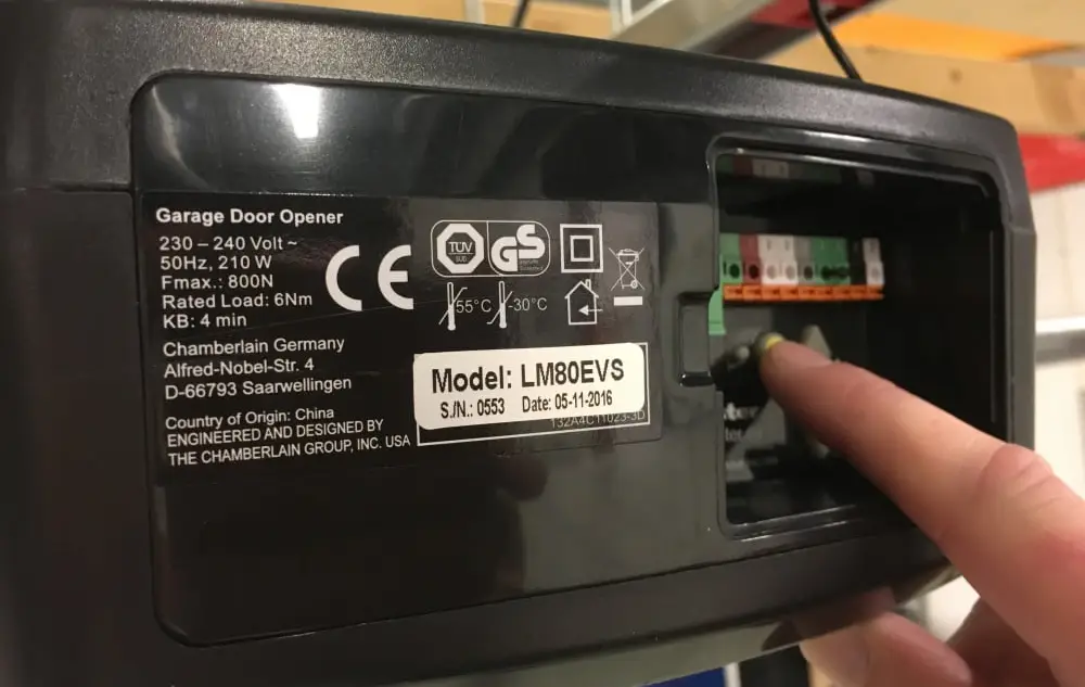 Lobas_feilsoking-garasjeportapner-betjeningspanel_portapner