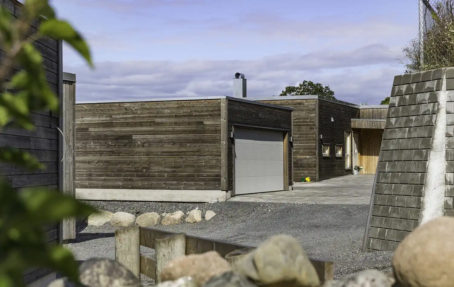 <a href='/bilder/referanser/flatt-tak/karlshusgarasjene_flatt-tak_007.jpg' download>Last ned bilde</a>