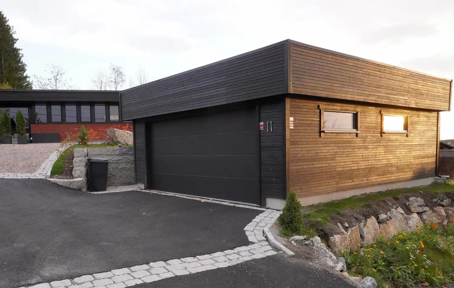 <a href='/bilder/referanser/flatt-tak/karlshusgarasjene_flatt-tak_009.jpg' download>Last ned bilde</a>