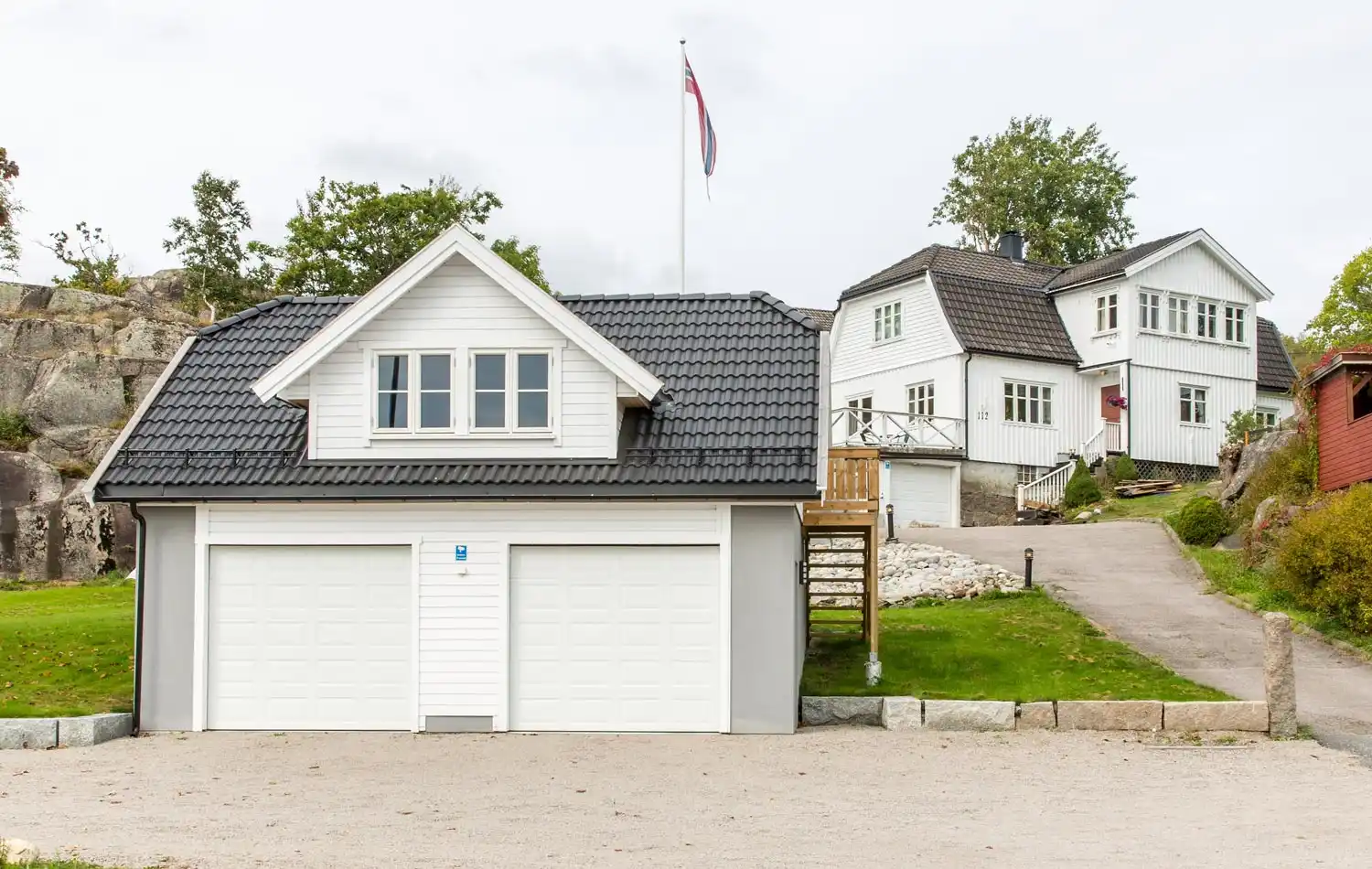 <a href='/bilder/referanser/halvalm-kvist/karlshusgarasjene_halvvalm-med-kvist_003.jpg' download>Last ned bilde</a>