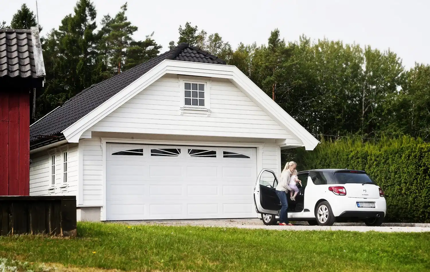 <a href='/bilder/referanser/halvvalmtak/karlshusgarasjene_halvvalmtak_002.jpg' download>Last ned bilde</a>