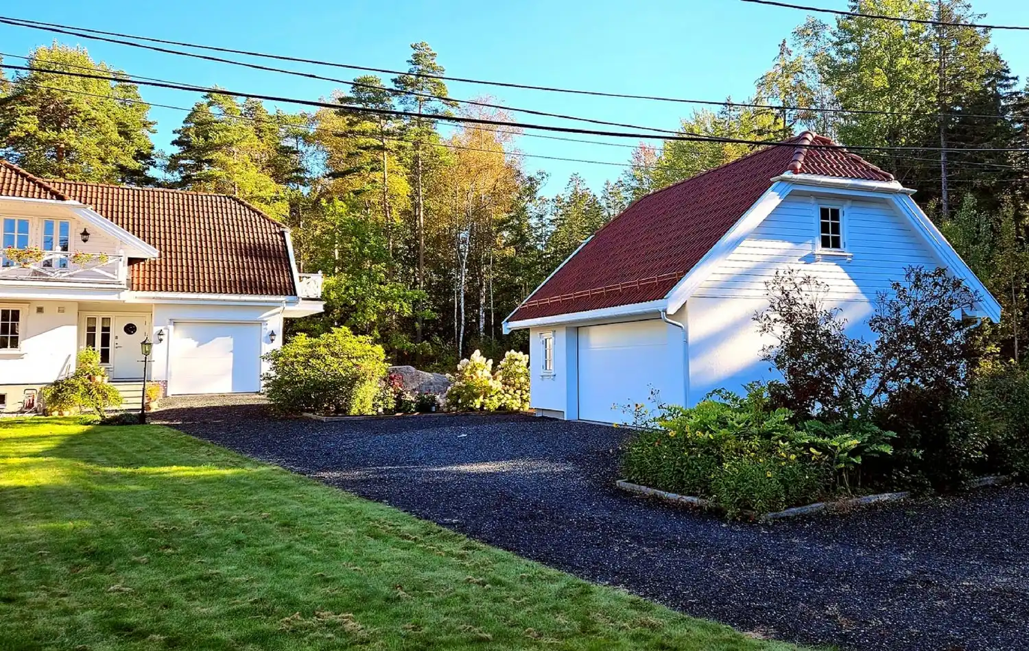 <a href='/bilder/referanser/halvvalmtak/karlshusgarasjene_halvvalmtak_004.jpg' download>Last ned bilde</a>