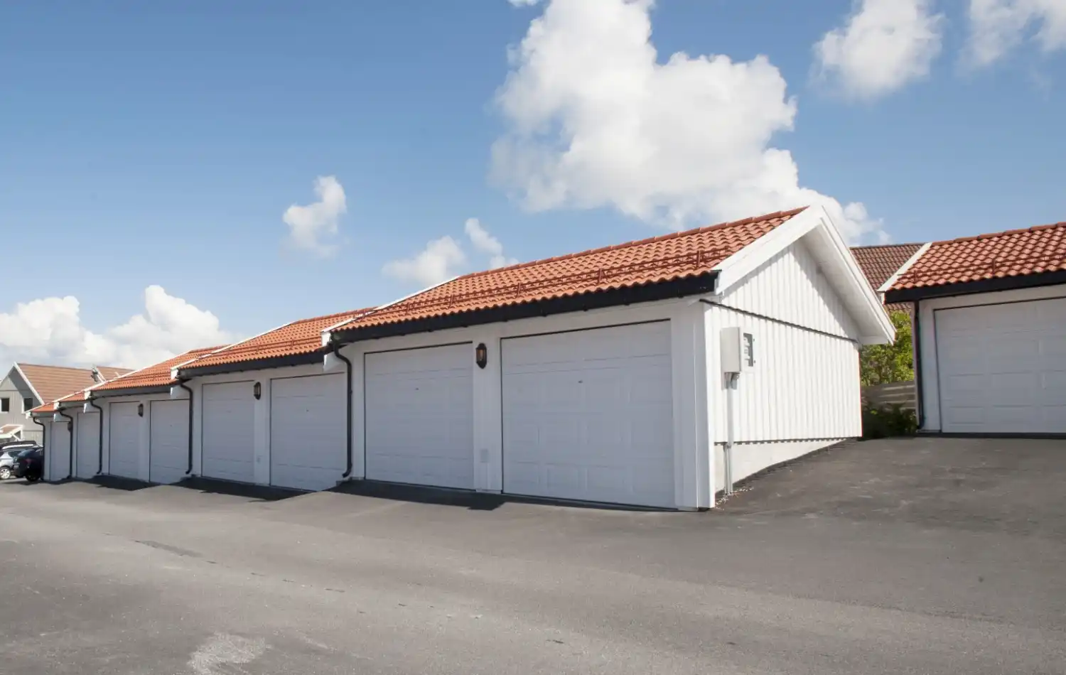 <a href='/bilder/referanser/rekkegarasjer/karlshusgarasjene_rekkegarasjer_009.jpg' download>Last ned bilde</a>