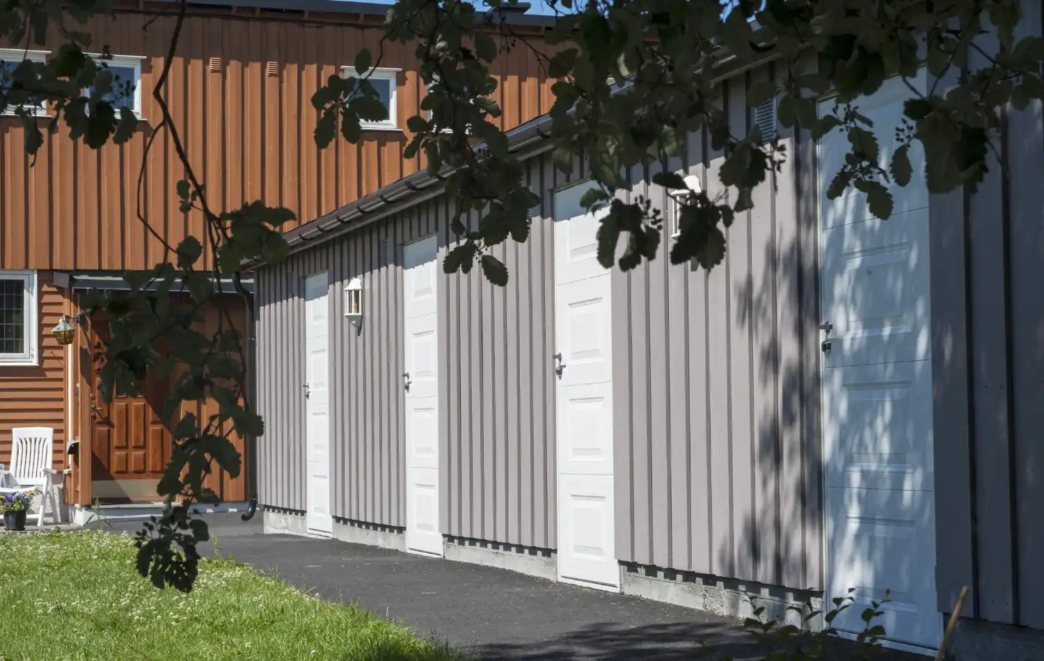 <a href='/bilder/referanser/rekkegarasjer/karlshusgarasjene_rekkegarasjer_010.jpg' download>Last ned bilde</a>