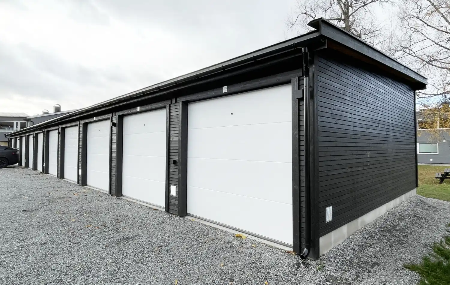 <a href='/bilder/referanser/rekkegarasjer/karlshusgarasjene_rekkegarasjer_013.jpg' download>Last ned bilde</a>