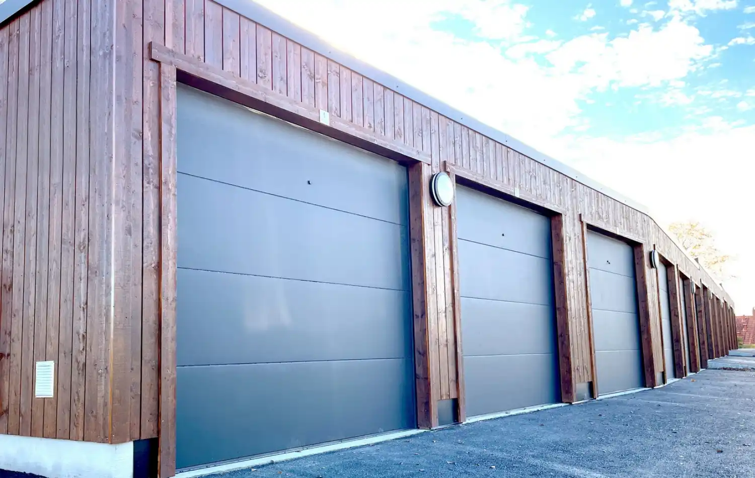 <a href='/bilder/referanser/rekkegarasjer/karlshusgarasjene_rekkegarasjer_016.jpg' download>Last ned bilde</a>