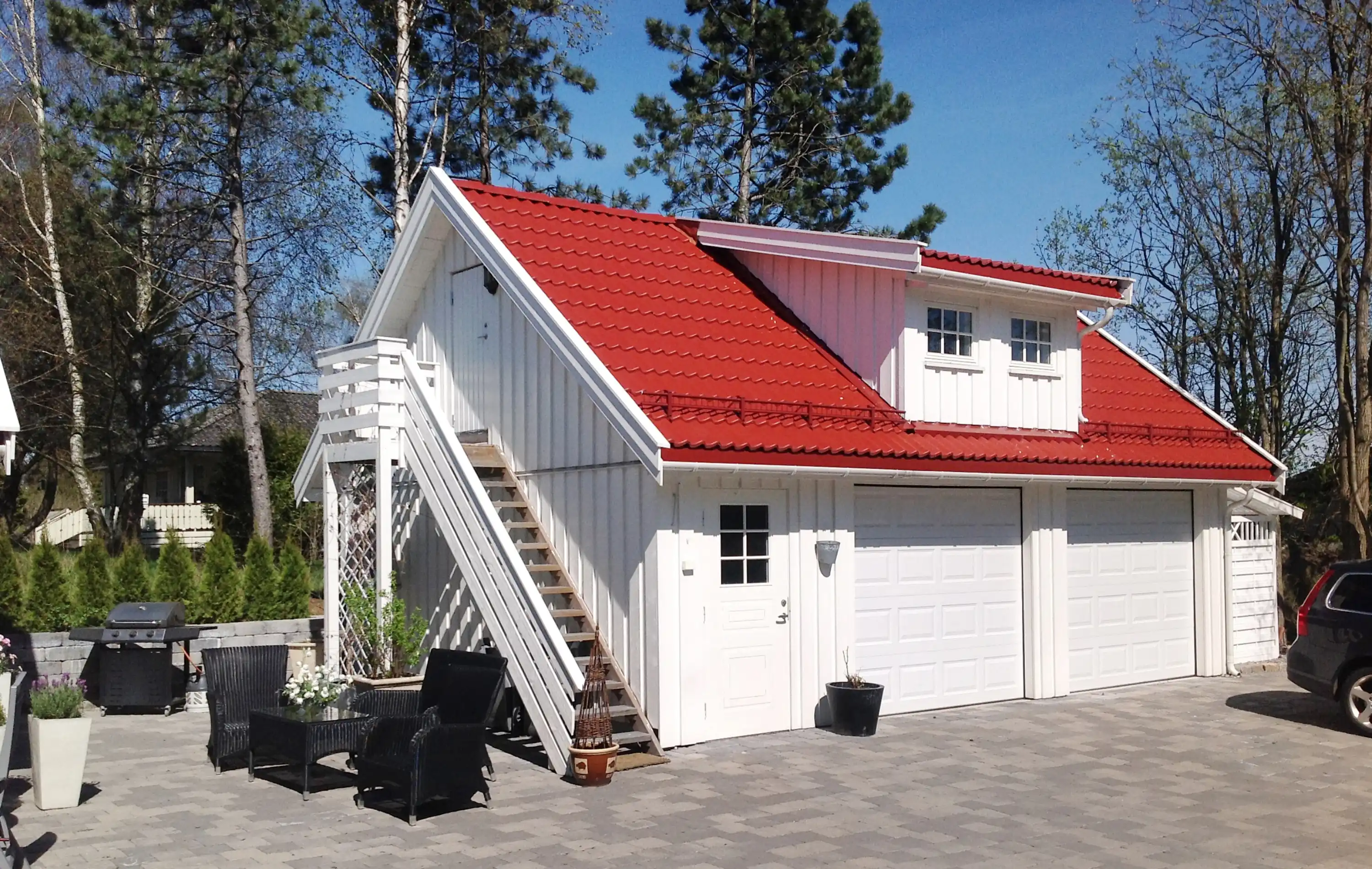 <a href='/bilder/referanser/saltak-dobbel-kvist/karlshusgarasjene_saltak-med-kvist_005.jpg' download>Last ned bilde</a>