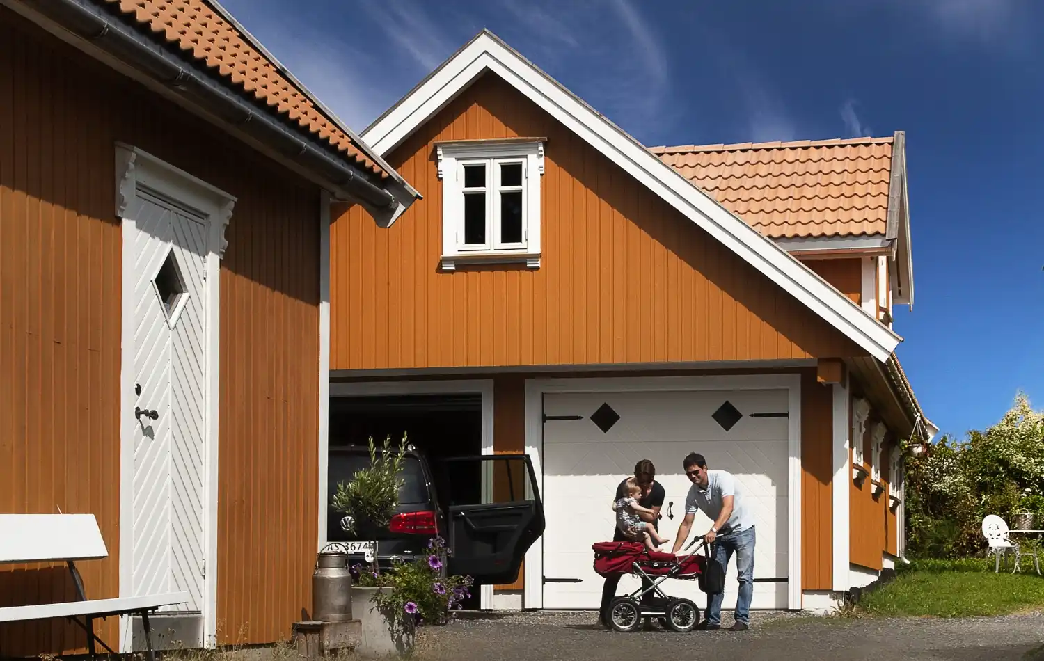 <a href='/bilder/referanser/saltak-dobbel-kvist/utvalgte/karlshusgarasjene_saltak_dobbel_52.jpg' download>Last ned bilde</a>