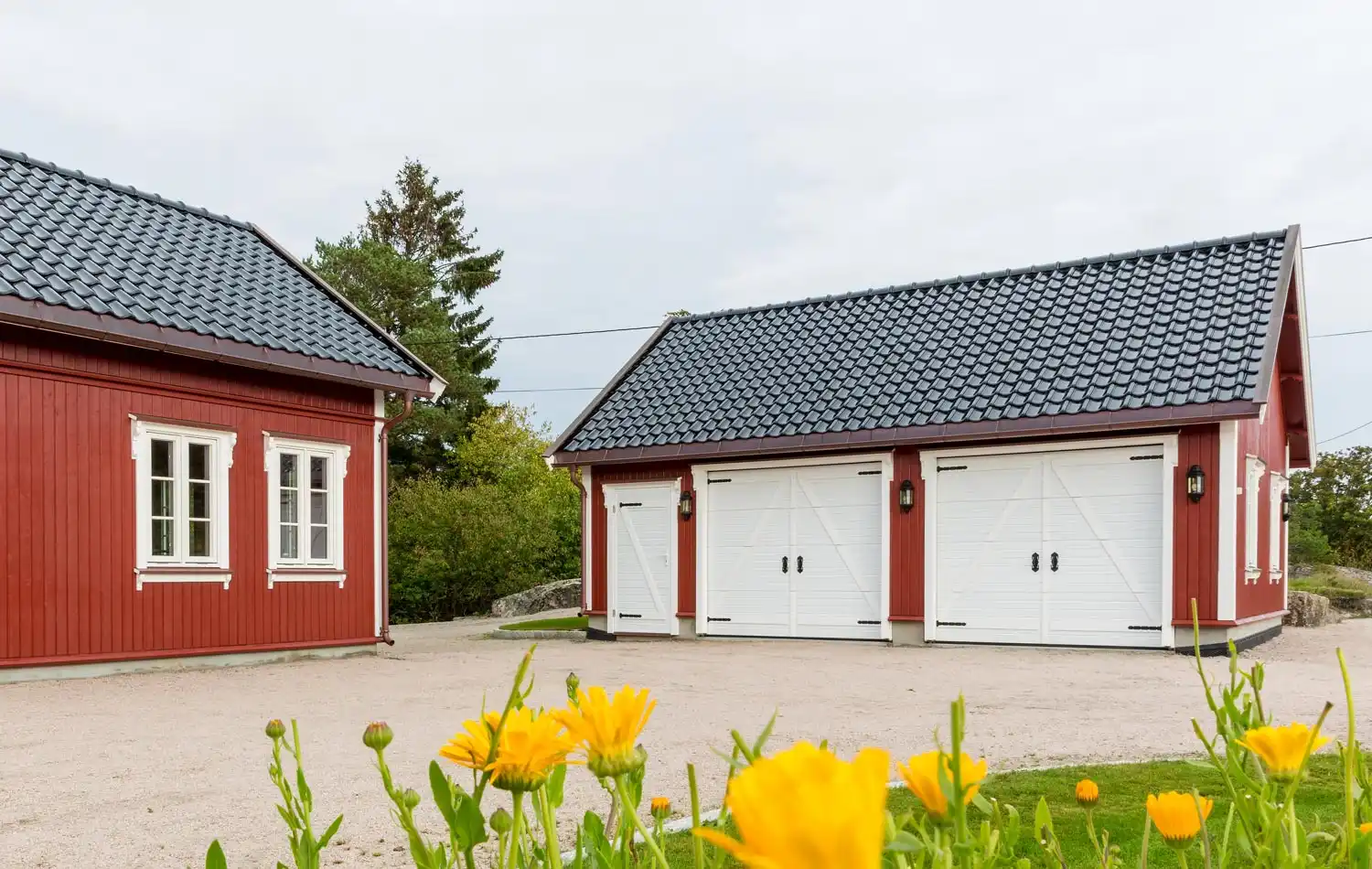 <a href='/bilder/referanser/saltak-dobbel/karlshusgarasjene_saltak_dobbel_003.jpg' download>Last ned bilde</a>