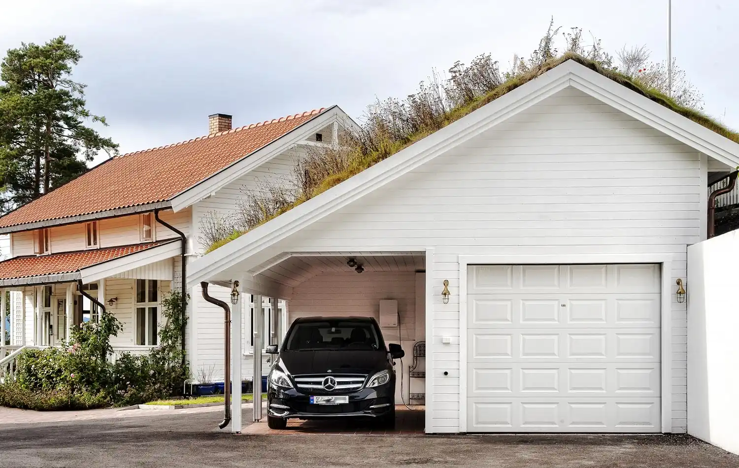 <a href='/bilder/referanser/saltak-dobbel/karlshusgarasjene_saltak_dobbel_010.jpg' download>Last ned bilde</a>