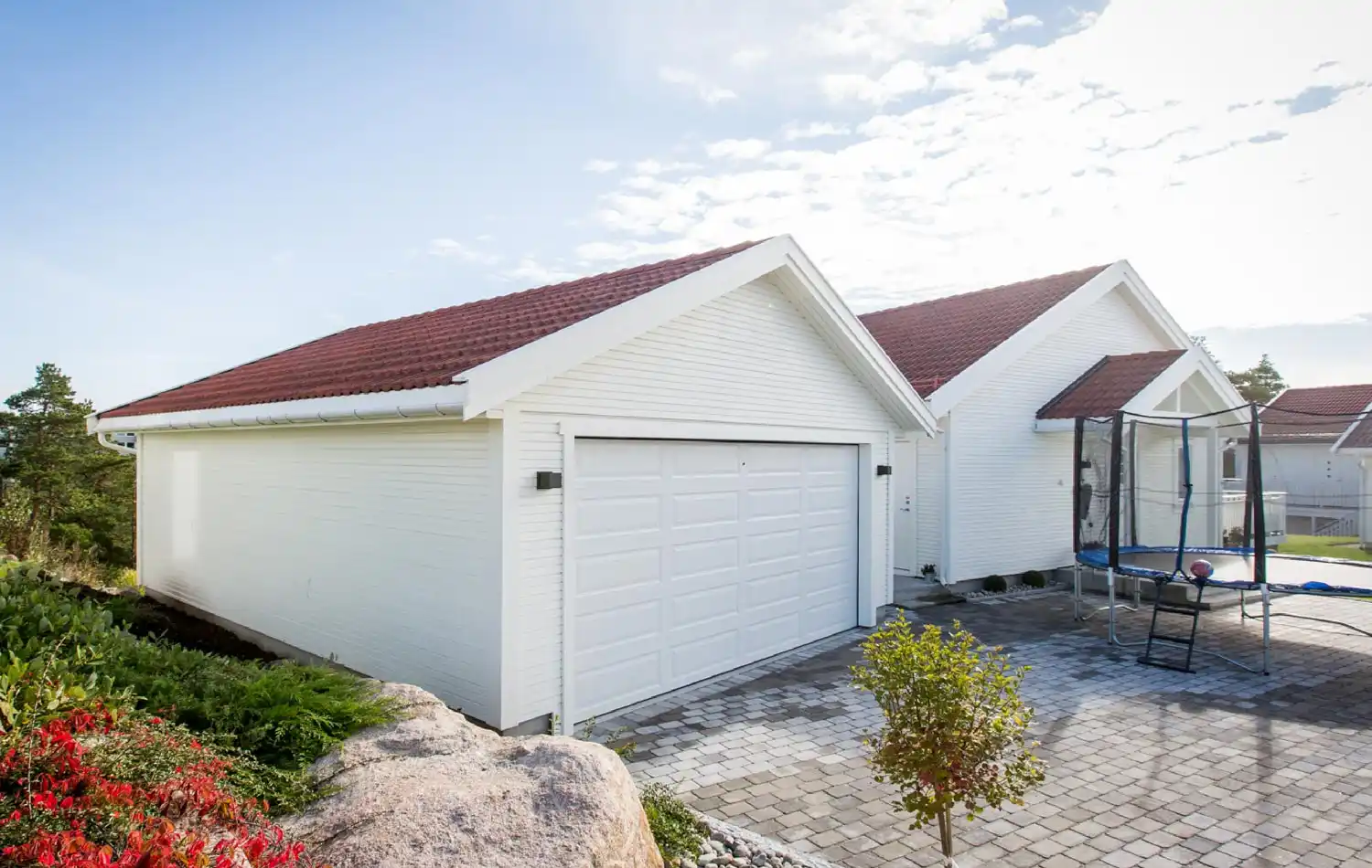 <a href='/bilder/referanser/saltak-dobbel/karlshusgarasjene_saltak_dobbel_023.jpg' download>Last ned bilde</a>