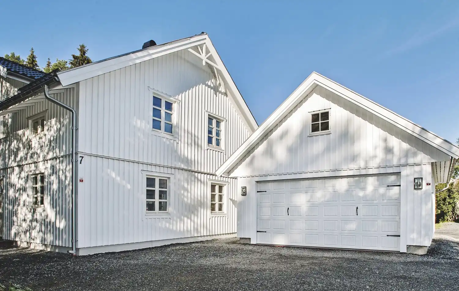 <a href='/bilder/referanser/saltak-dobbel/karlshusgarasjene_saltak_dobbel_041.jpg' download>Last ned bilde</a>