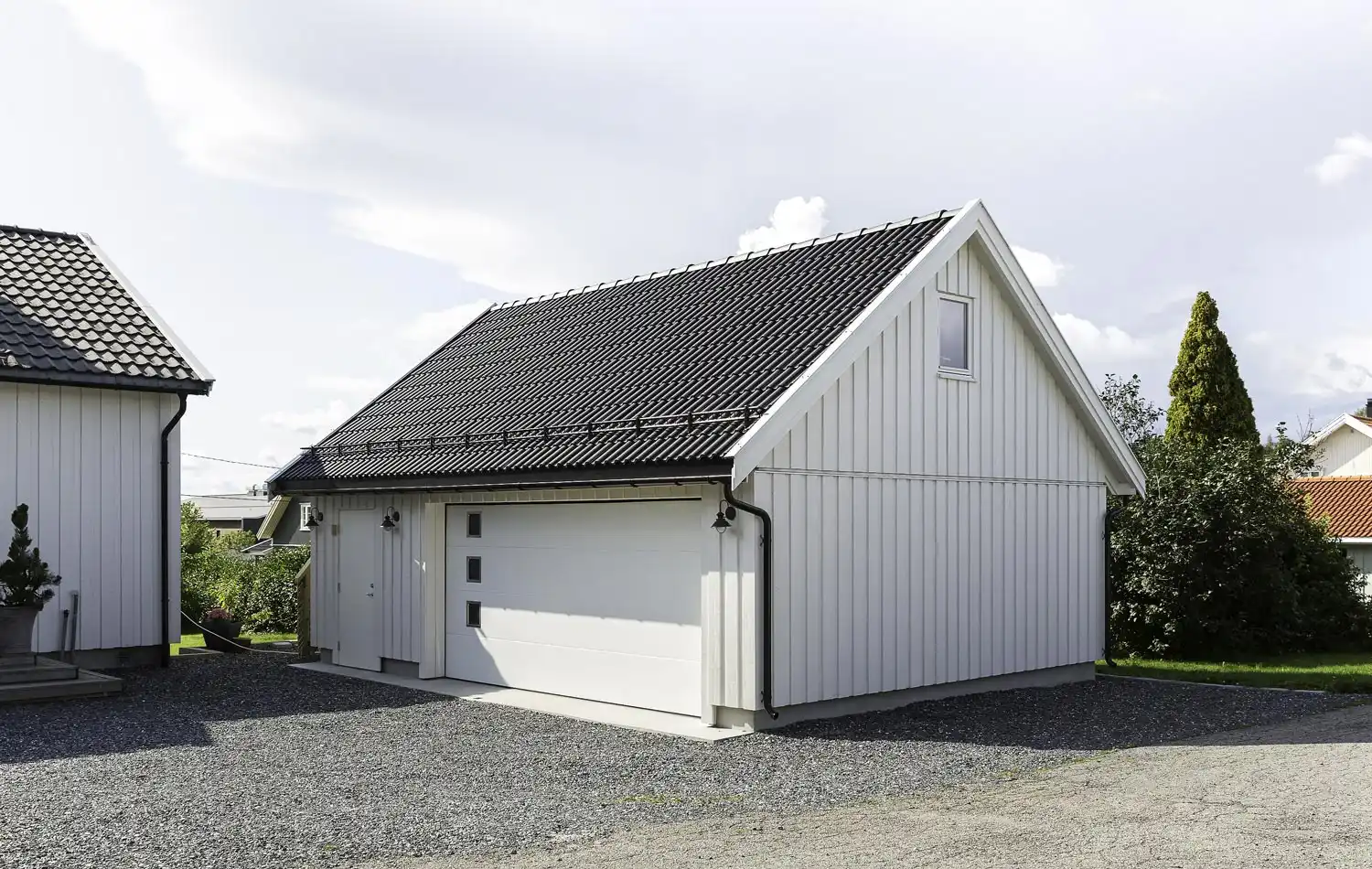 <a href='/bilder/referanser/saltak-dobbel/karlshusgarasjene_saltak_dobbel_045.jpg' download>Last ned bilde</a>