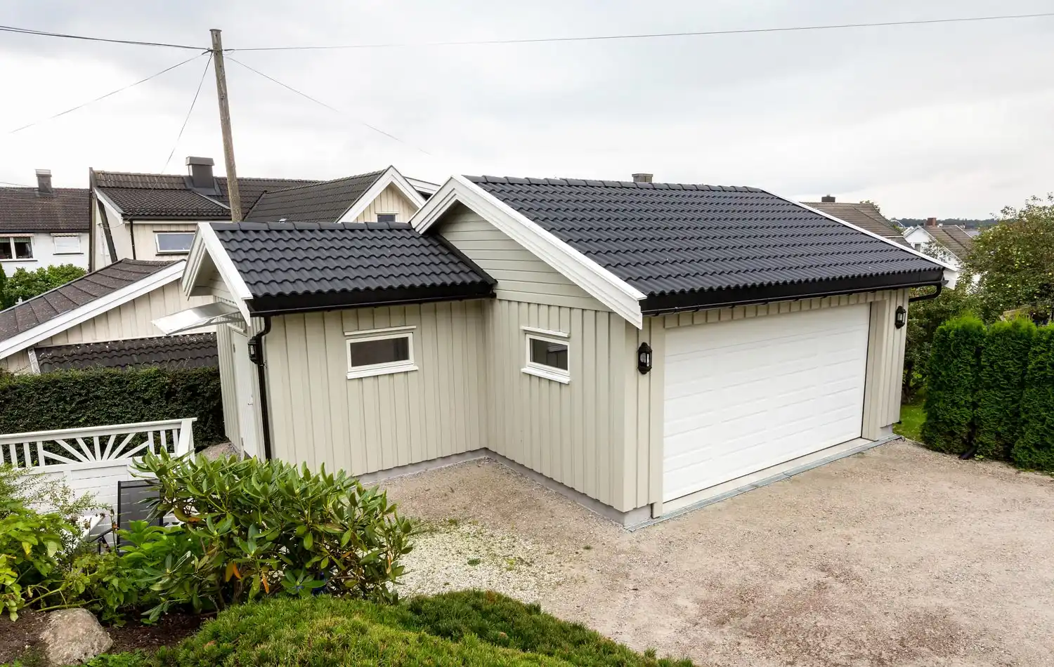 <a href='/bilder/referanser/saltak-dobbel/karlshusgarasjene_saltak_dobbel_053.jpg' download>Last ned bilde</a>