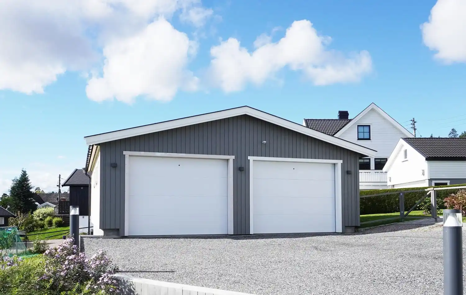 <a href='/bilder/referanser/saltak-dobbel/karlshusgarasjene_saltak_dobbel_056.jpg' download>Last ned bilde</a>