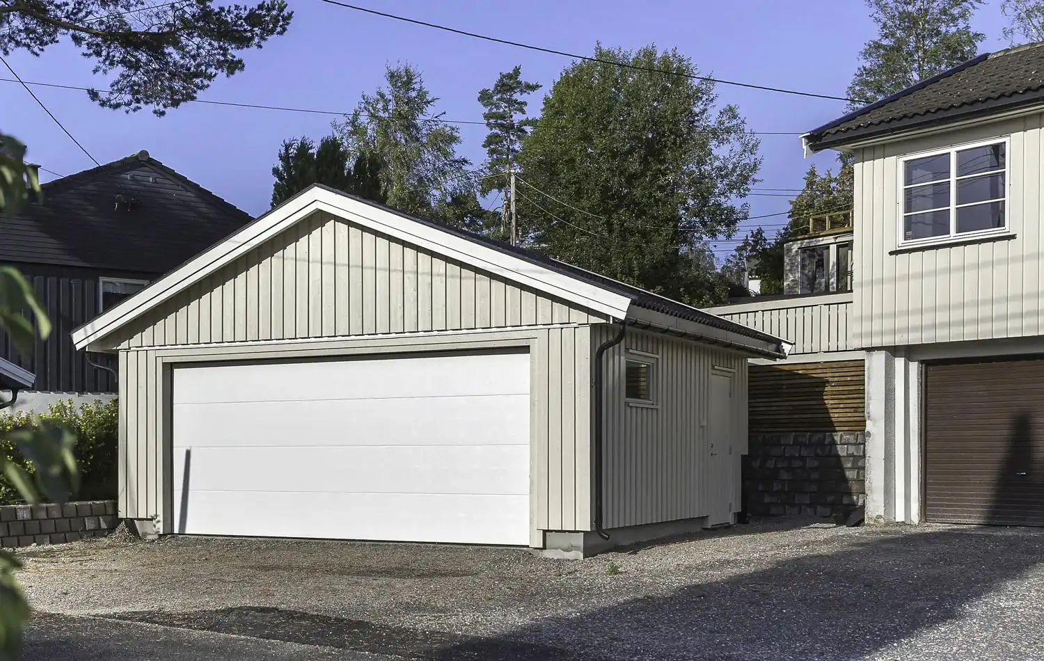 <a href='/bilder/referanser/saltak-dobbel/karlshusgarasjene_saltak_dobbel_059.jpg' download>Last ned bilde</a>