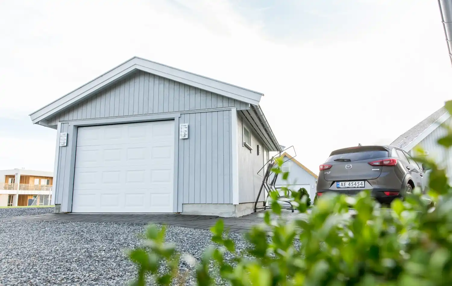 <a href='/bilder/referanser/saltak-enkel/karlshusgarasjene_saltak_enkel_1.jpg' download>Last ned bilde</a>