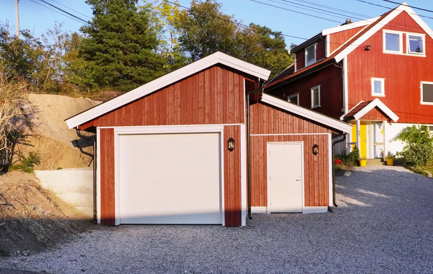 <a href='/bilder/referanser/saltak-enkel/karlshusgarasjene_saltak_enkel_7.jpg' download>Last ned bilde</a>