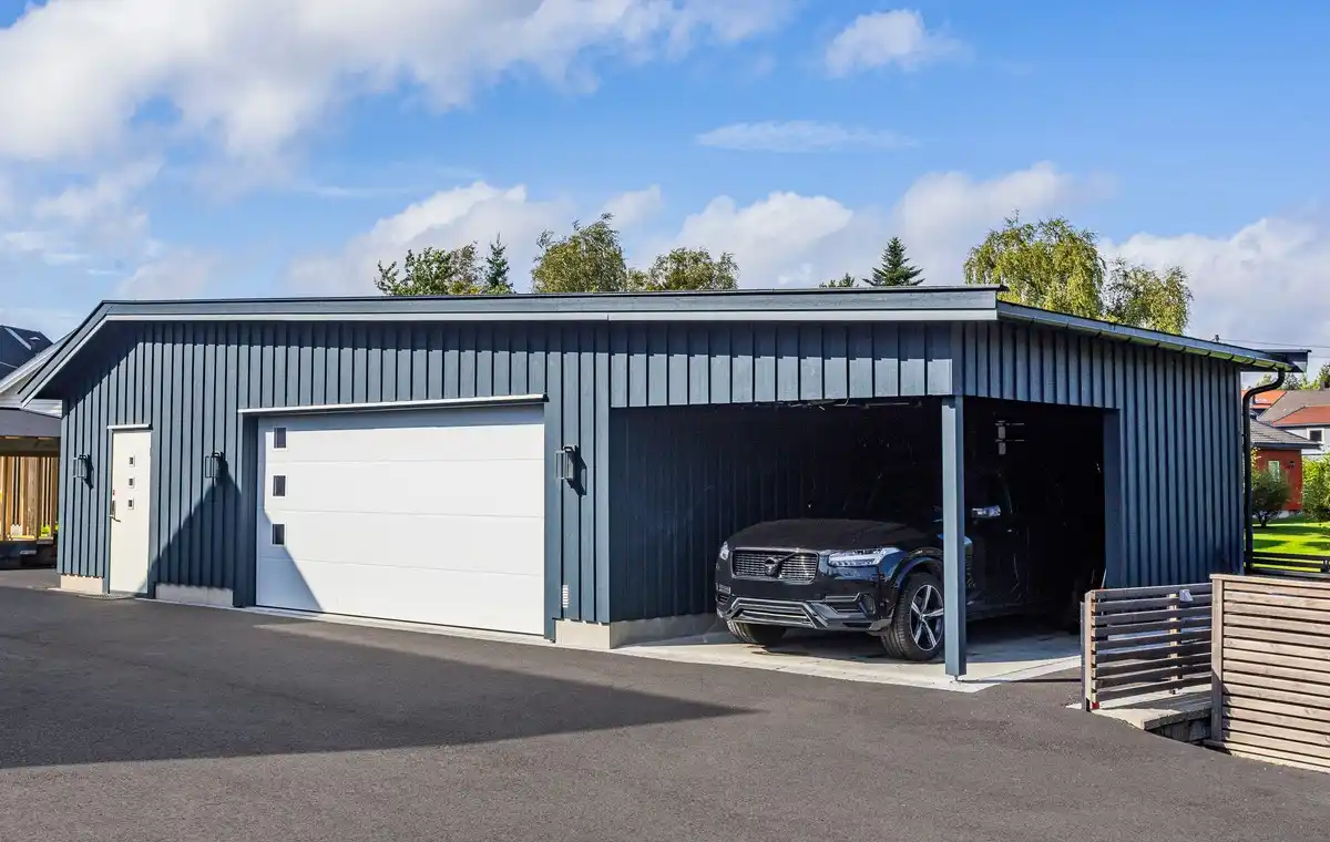 <a href='/bilder/referanser/saltak-enkel/karlshusgarasjene_side_justert.jpg' download>Last ned bilde</a>