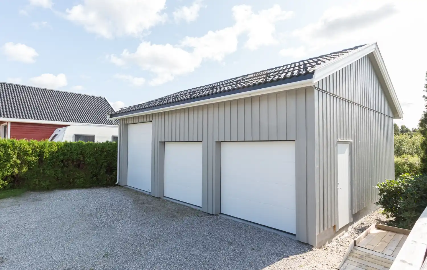 <a href='/bilder/referanser/store-garasjer/karlshusgarasjene_bobil-og-storegarasjer_001.jpg' download>Last ned bilde</a>