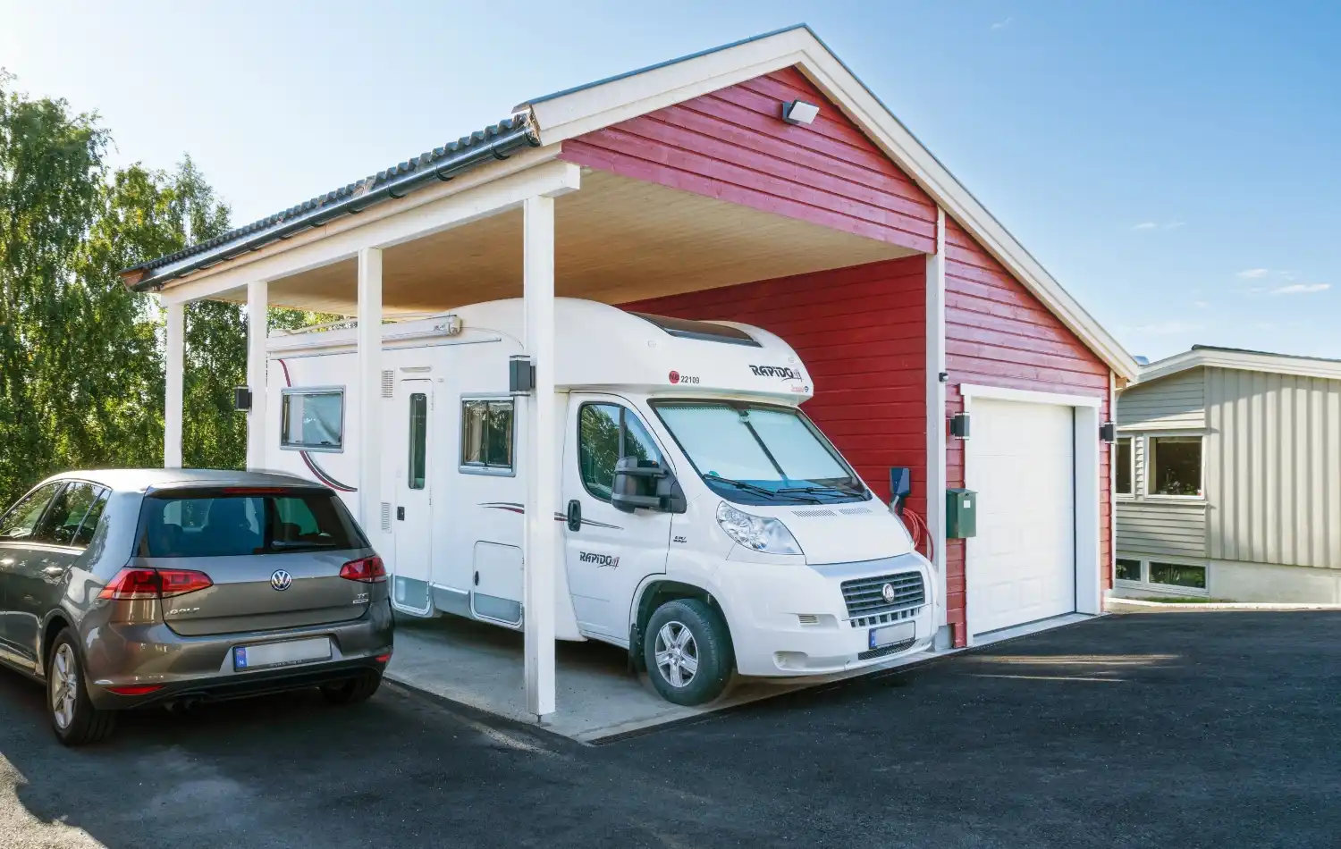 <a href='/bilder/referanser/store-garasjer/karlshusgarasjene_bobil-og-storegarasjer_003.jpg' download>Last ned bilde</a>