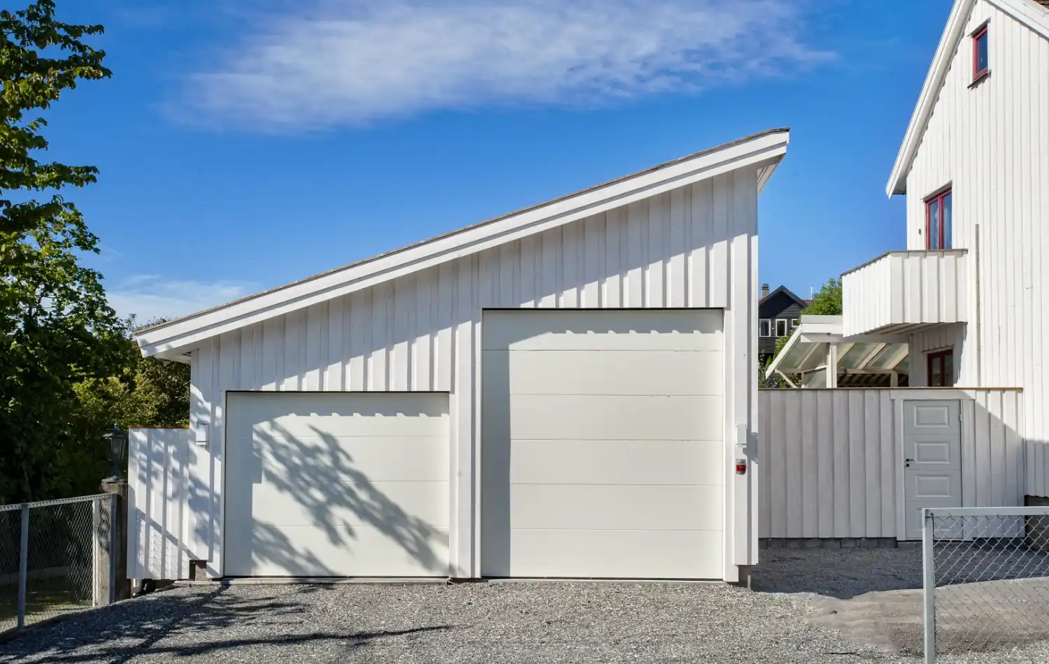 <a href='/bilder/referanser/store-garasjer/karlshusgarasjene_bobil-og-storegarasjer_005.jpg' download>Last ned bilde</a>