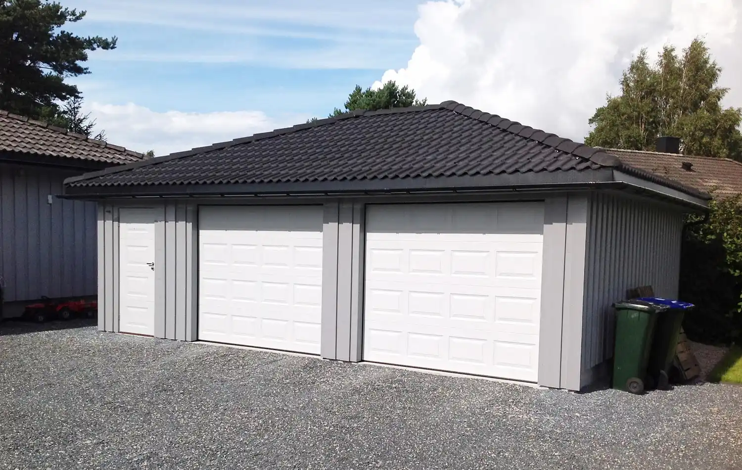 <a href='/bilder/referanser/valmtak/karlshusgarasjene_valmtak_006.jpg' download>Last ned bilde</a>